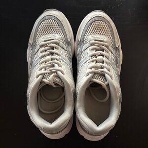 Wild Fable Gray Sneakers